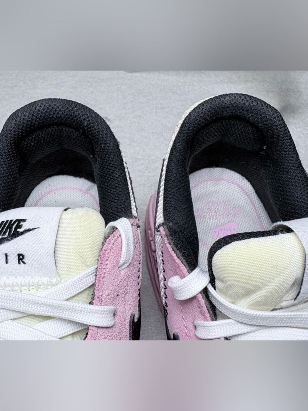 Nike Women's Air Max Excee White Light Arctic Pink Sneakers Black Sz 6 US - Picture 7 of 10